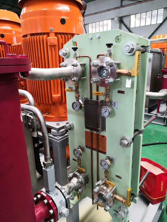 126 荷蘭SBM船東 FPSO項目_CMHI225 欣源液壓現場整改